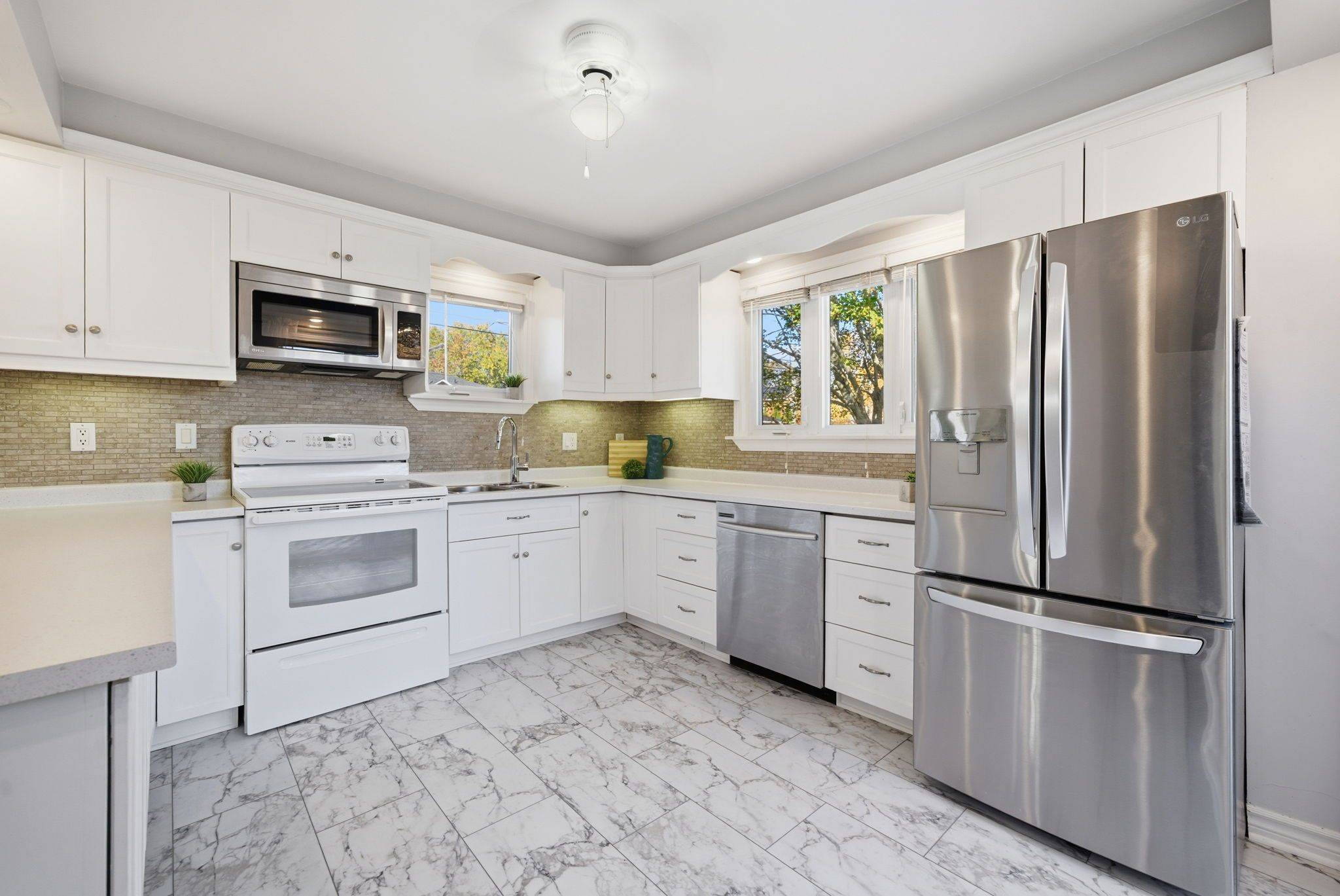 Cobourg, ON K9A 4X9,719 Daintry CRES