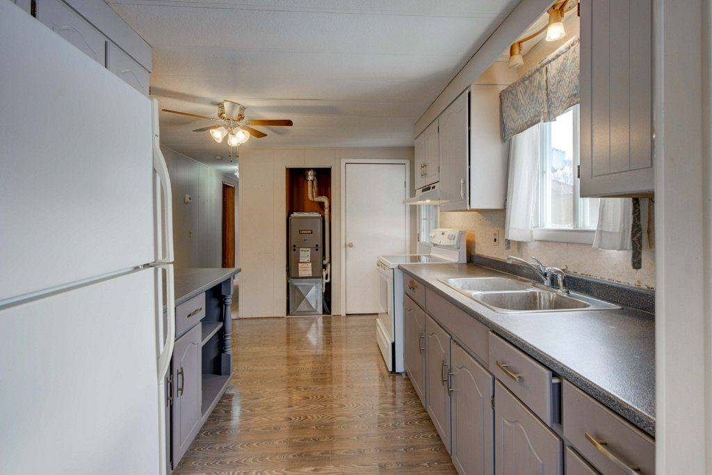 Prince Edward County, ON K0K 2T0,1231 County Rd 11 RD