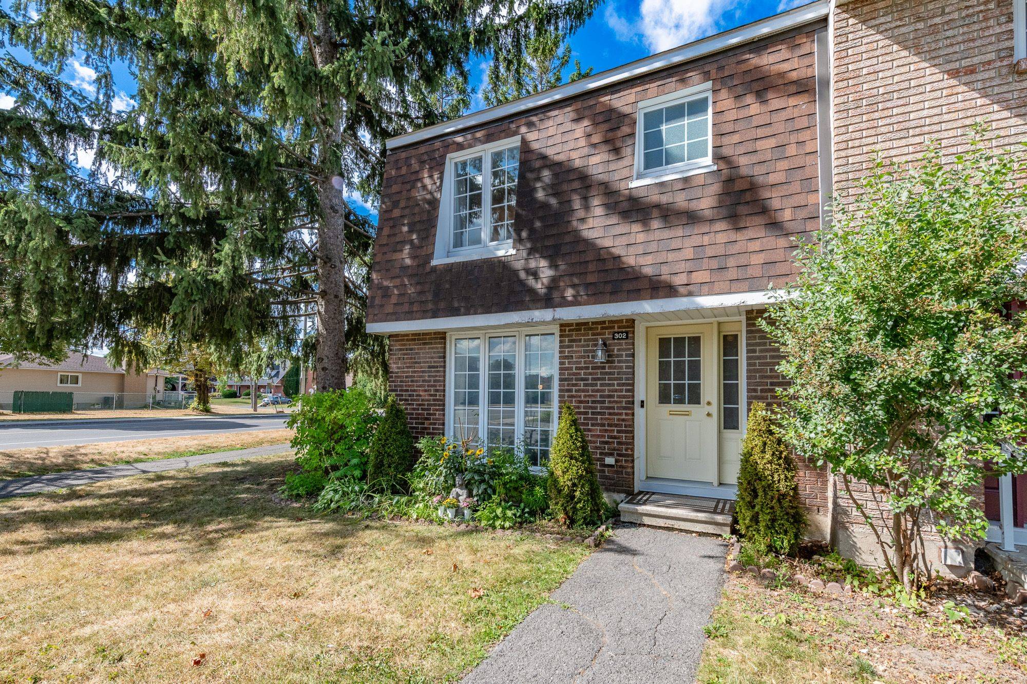 Mooneys Bay - Carleton Heights And Area, ON K2C 3M6,302 Kintyre Private #105