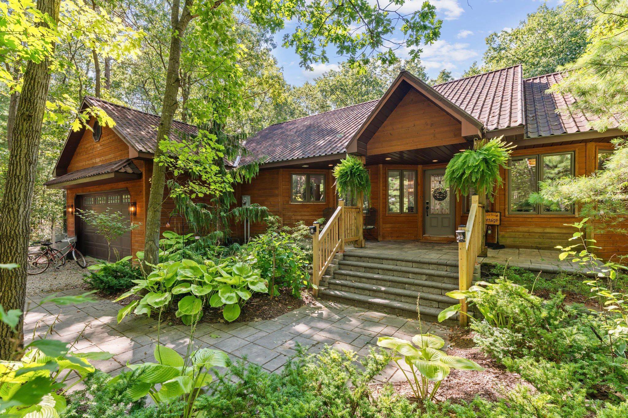 Lambton Shores, ON N0M 1T0,10219 Pinetree DR