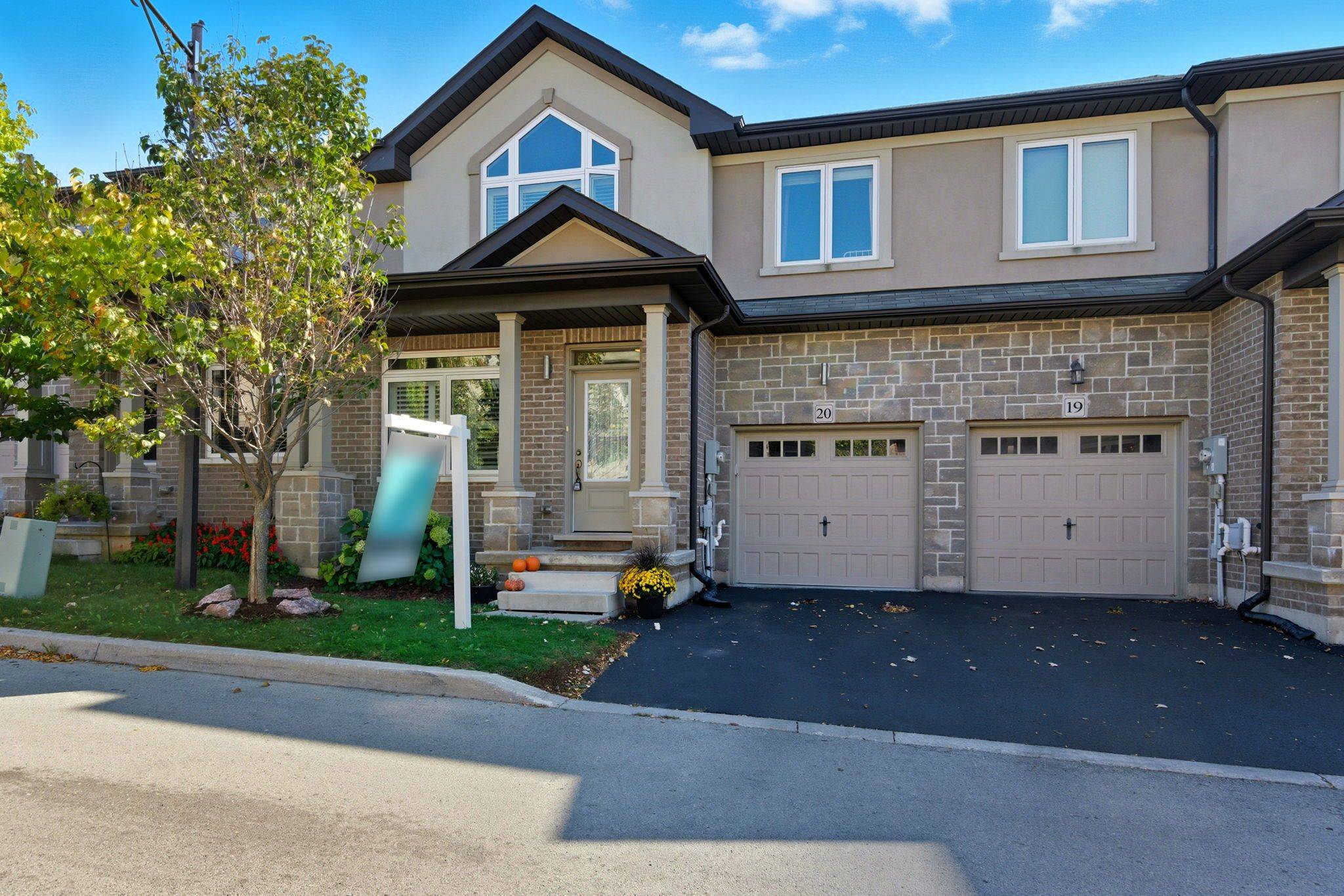 Hamilton, ON L9K 0J5,421 Kitty Murray LN #20