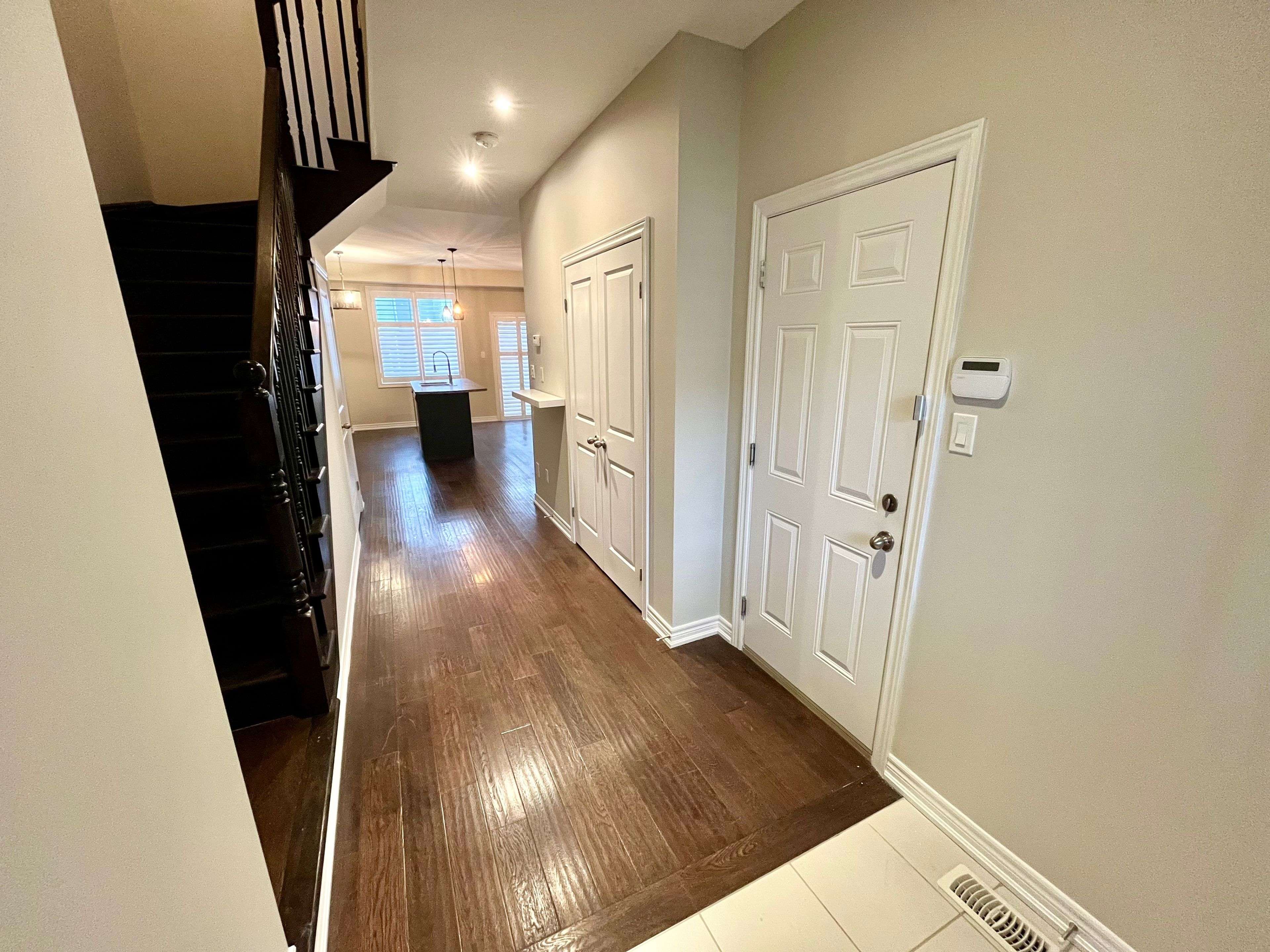 Hamilton, ON L8E 5L1,7 Pinot CRES