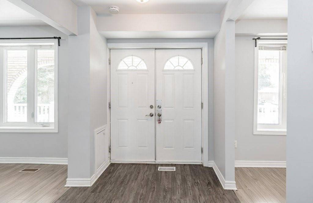 Hamilton, ON L8T 2X8,271 Carson DR #Main Fl