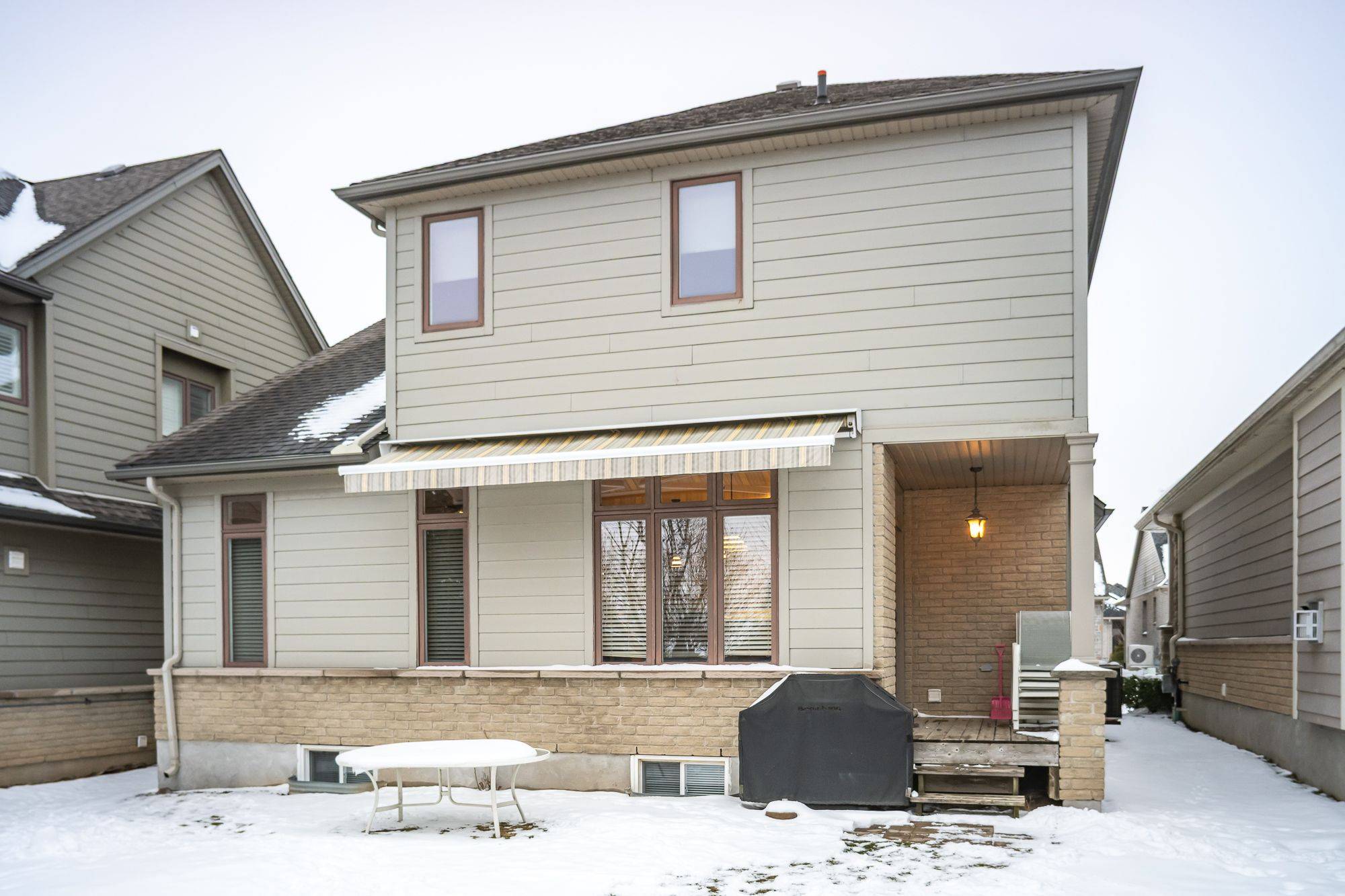 London South, ON N6K 5B9,1630 Shore RD #40