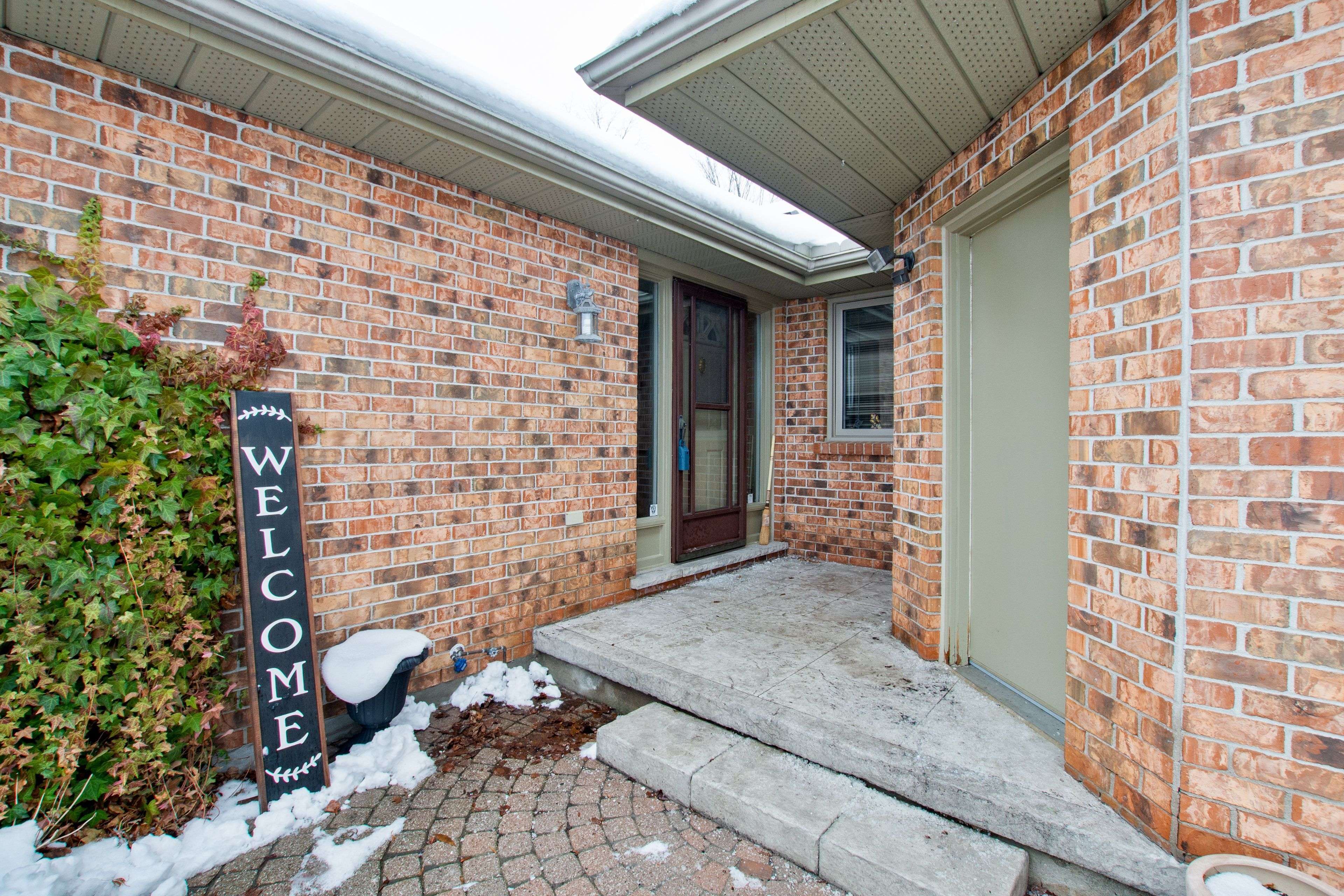 London South, ON N6K 1E2,1443 Commissioners RD W #37