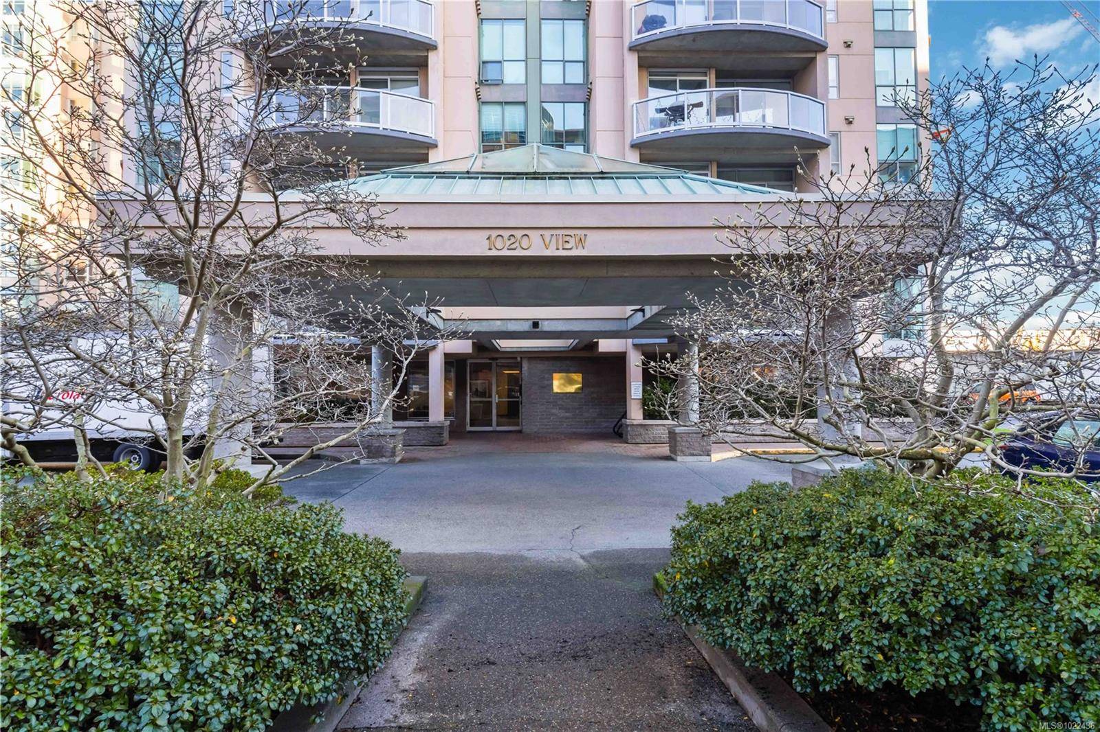 Victoria, BC V8V 4Y4,1020 View St #207