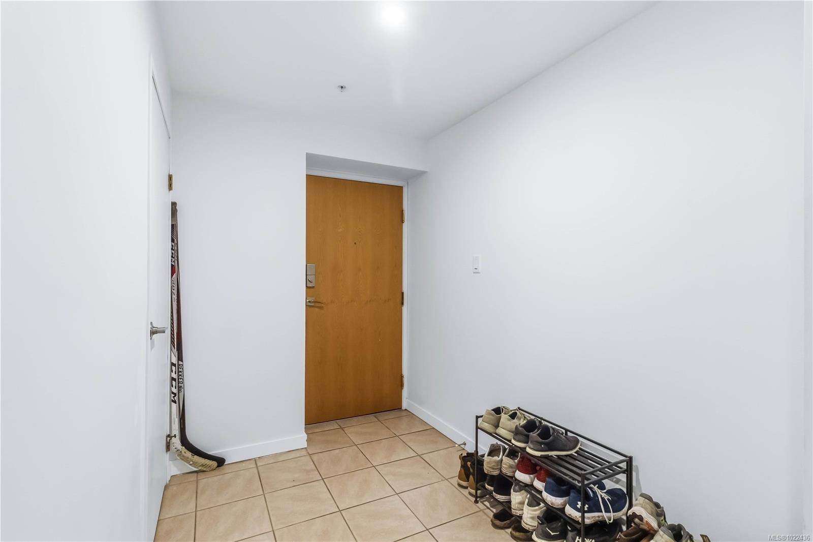 Victoria, BC V8V 4Y4,1020 View St #207