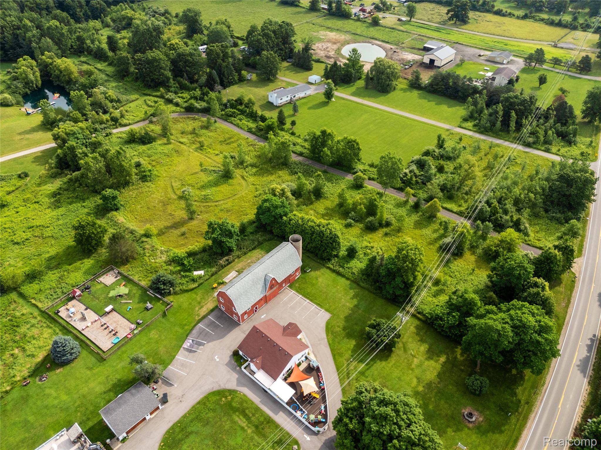 Fenton, MI 48430,7741 Clyde RD