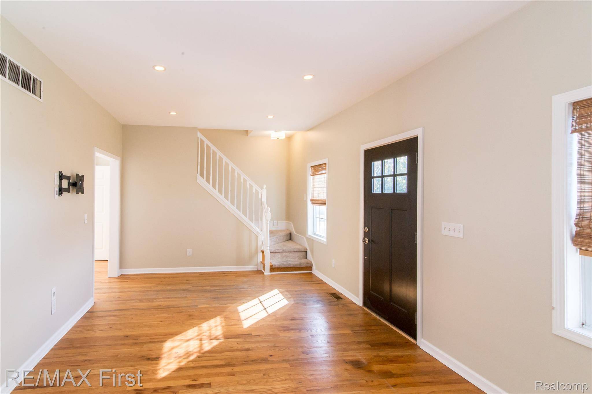 Royal Oak, MI 48067,1320 Hartrick AVE