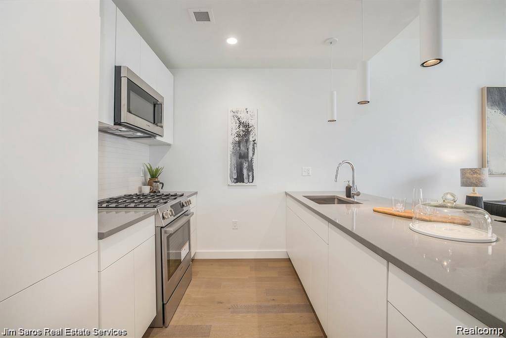 Detroit, MI 48201,3730 4th ST #212