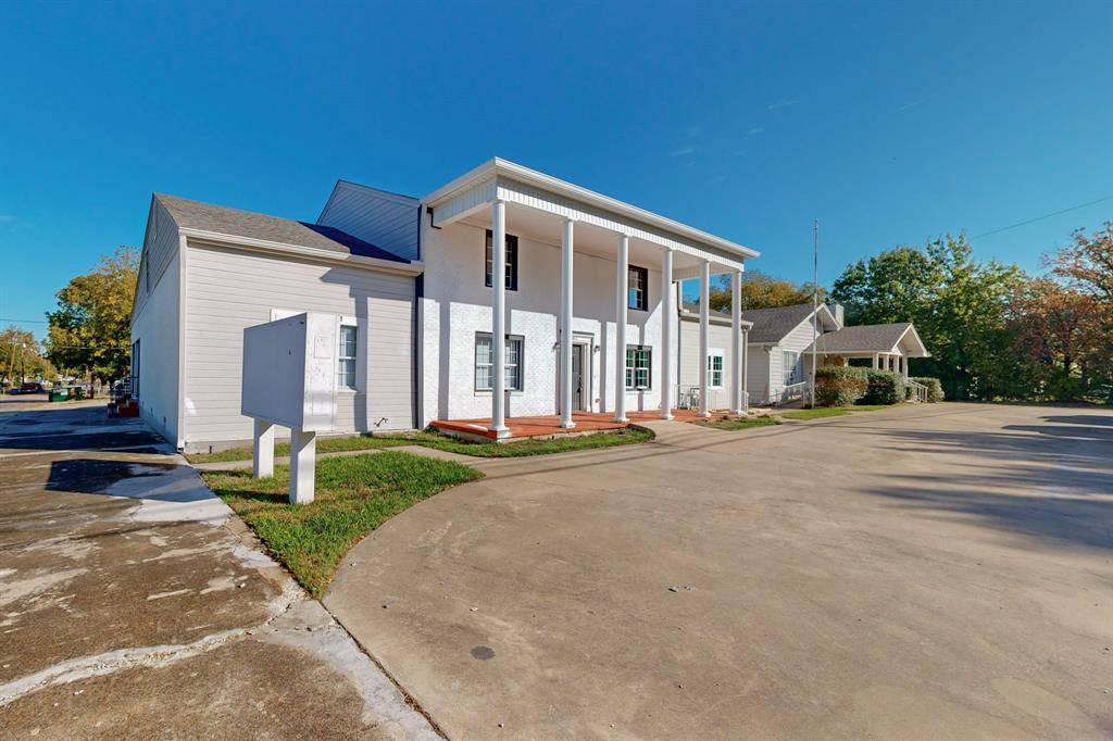 Whitesboro, TX 76273,409 W Main Street #B