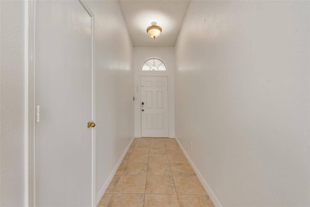 Arlington, TX 76002,7019 Thunderbird Drive