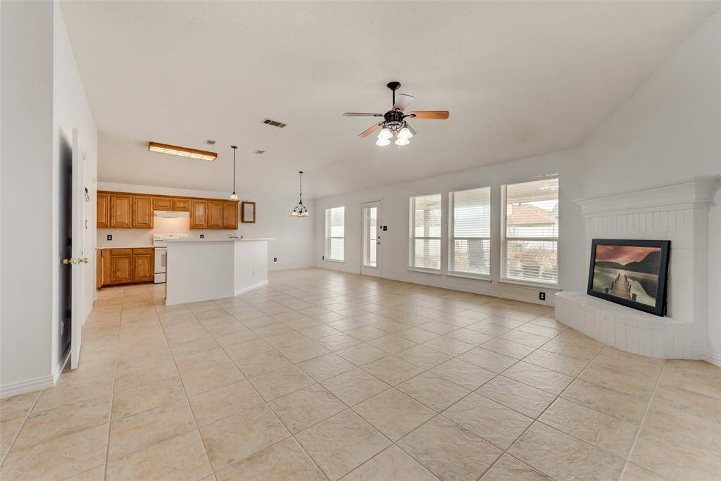 Arlington, TX 76002,7019 Thunderbird Drive