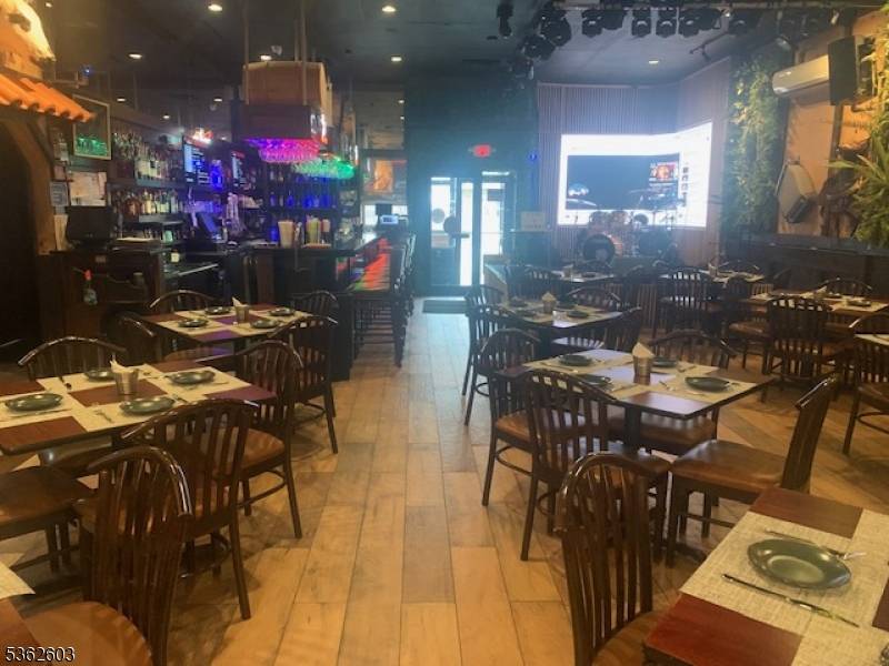 Newark City, NJ 07105,168 Mcwhorter St