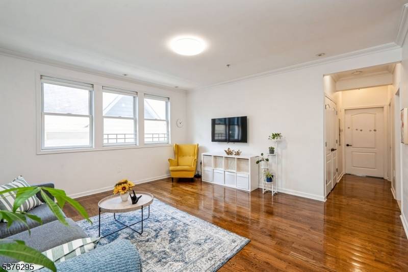 Rutherford Boro, NJ 07070,22 Sylvan St