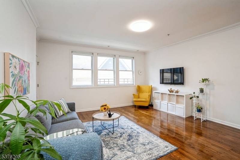 Rutherford Boro, NJ 07070,22 Sylvan St