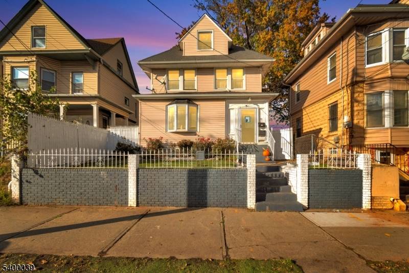 Elizabeth City, NJ 07202,111 Murray St