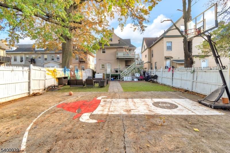 Elizabeth City, NJ 07202,111 Murray St