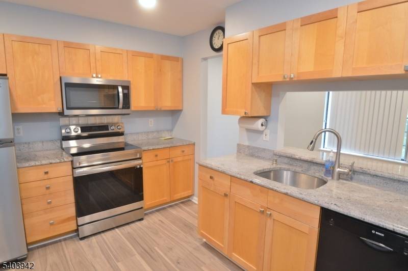 Morris Plains Boro, NJ 07950,15 Foxwood Dr #E