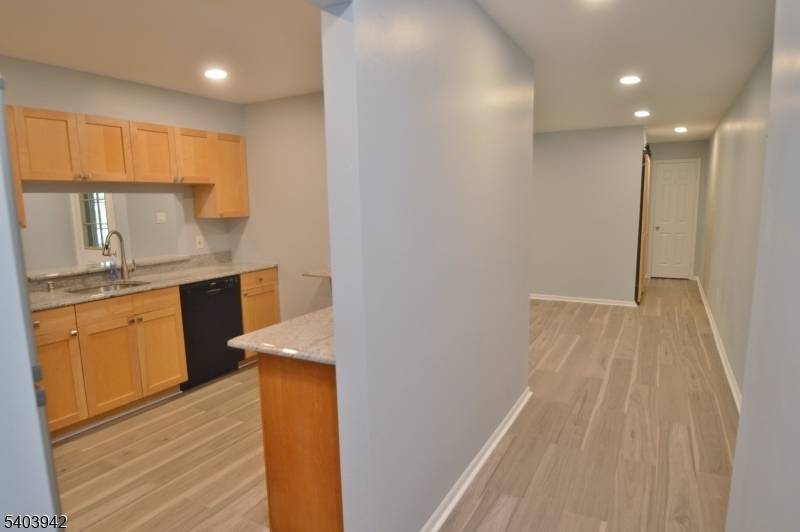 Morris Plains Boro, NJ 07950,15 Foxwood Dr #E