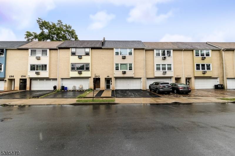 East Orange City, NJ 07017,190 Park St