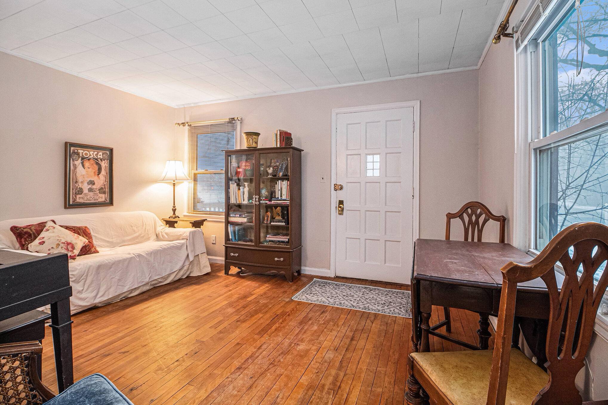 Ann Arbor, MI 48104,3103 Oakwood ST