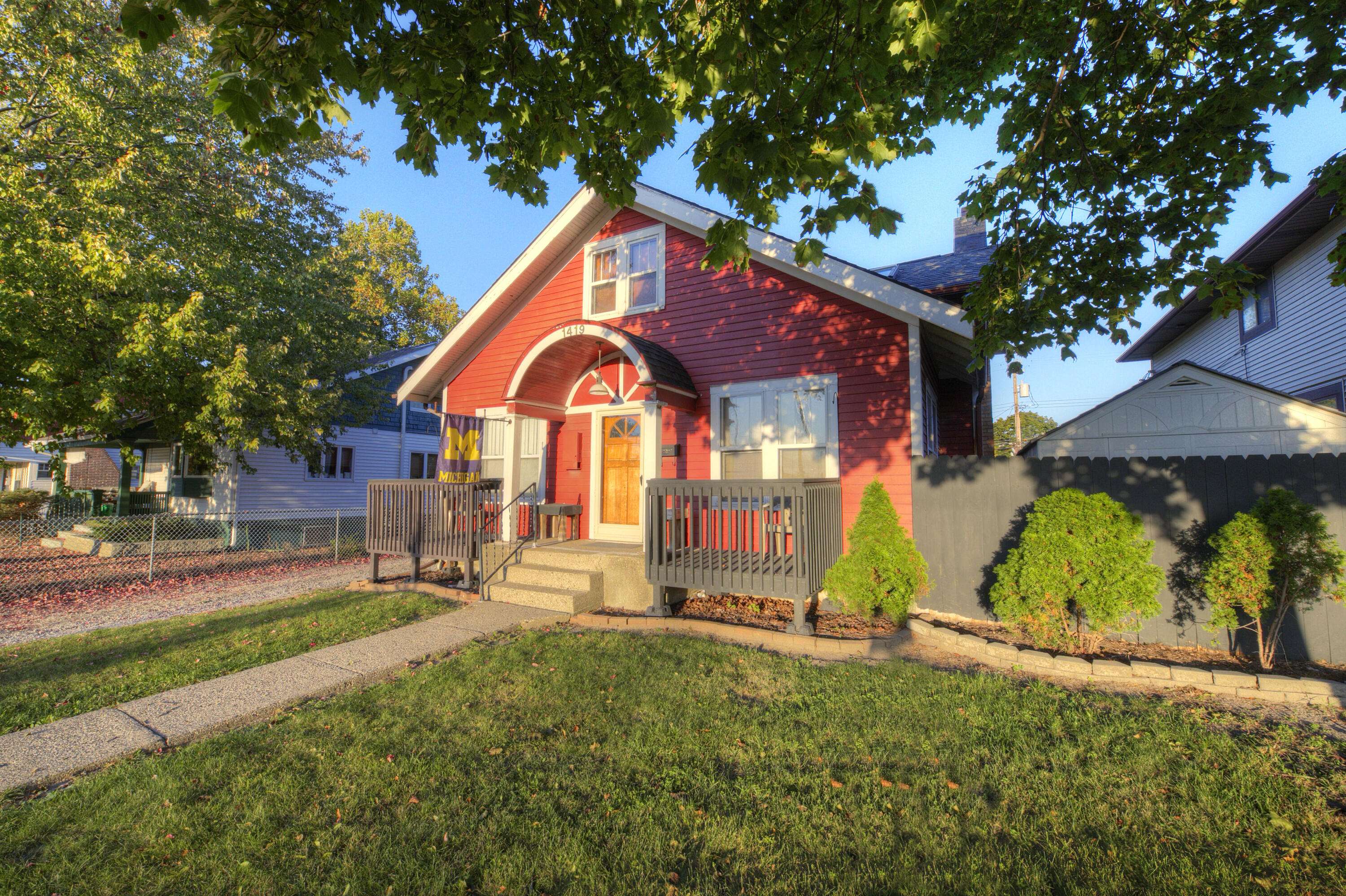 Ann Arbor, MI 48104,1419 S State ST