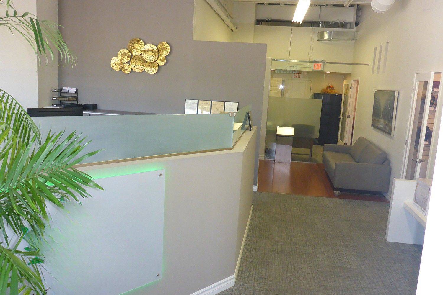 Toronto C11, ON M4G 2H7,105 Vanderhoof AVE #6