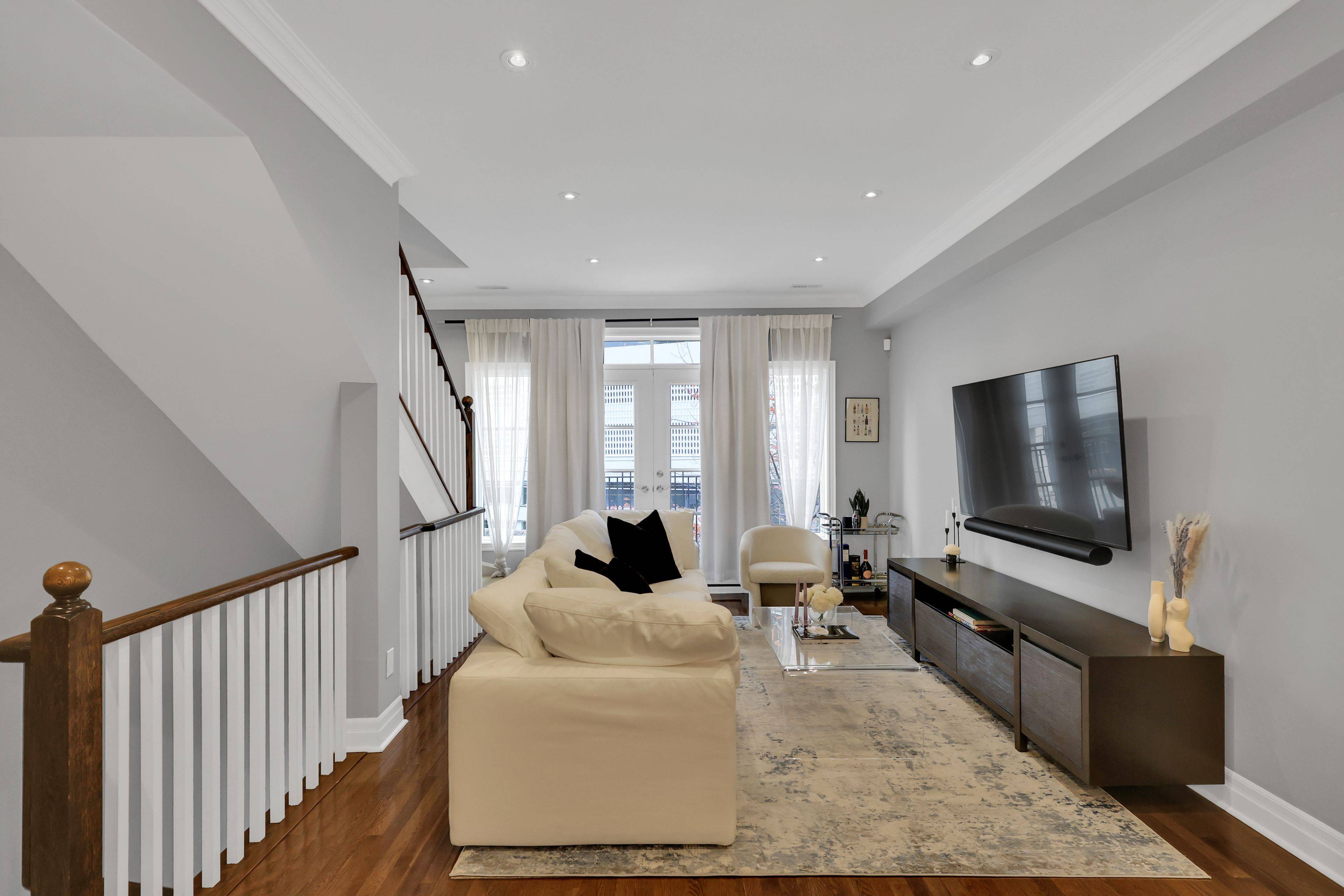 Toronto C09, ON M4T 1K2,45 Pleasant BLVD