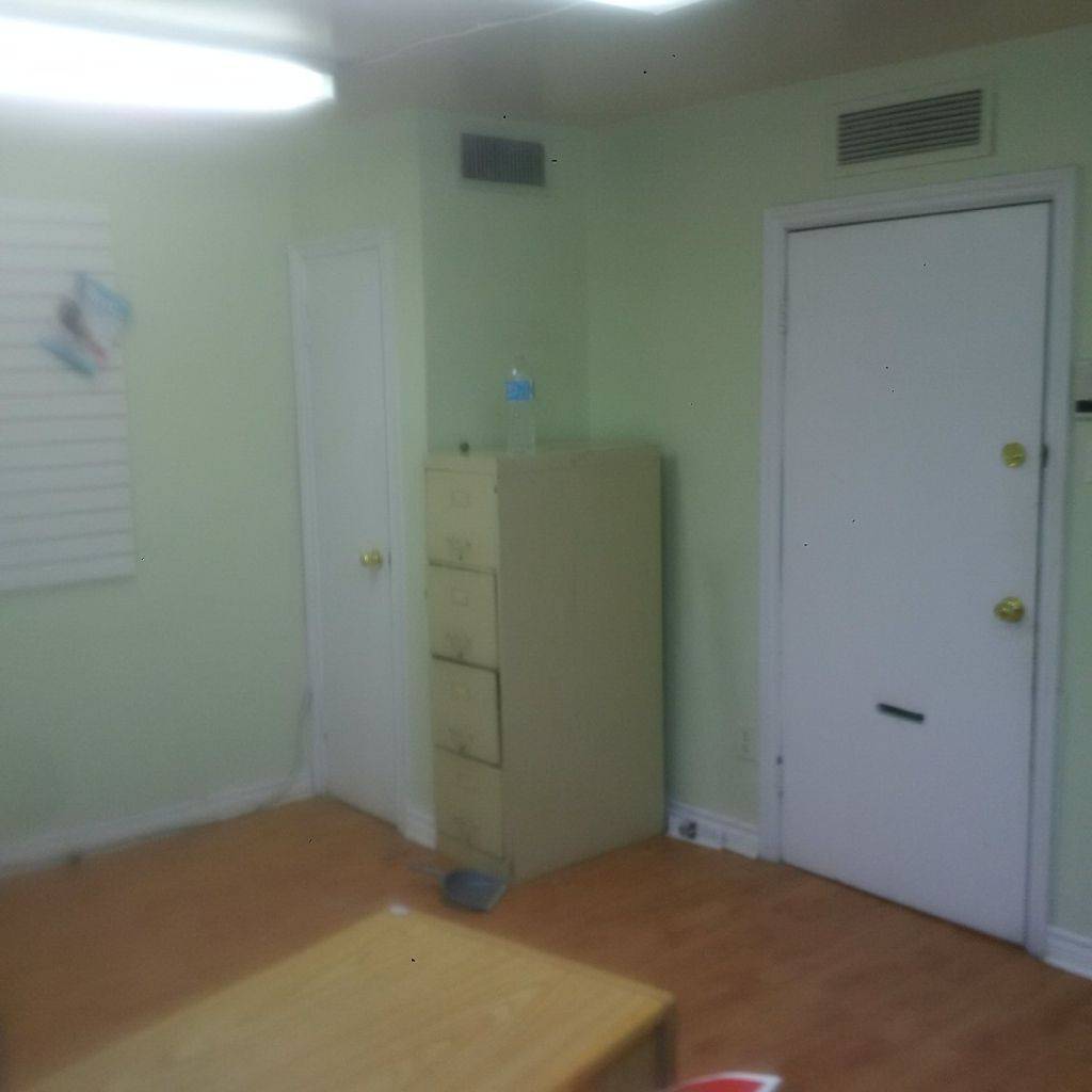 Toronto C06, ON M3H 1T3,365A Wilson AVE ##211