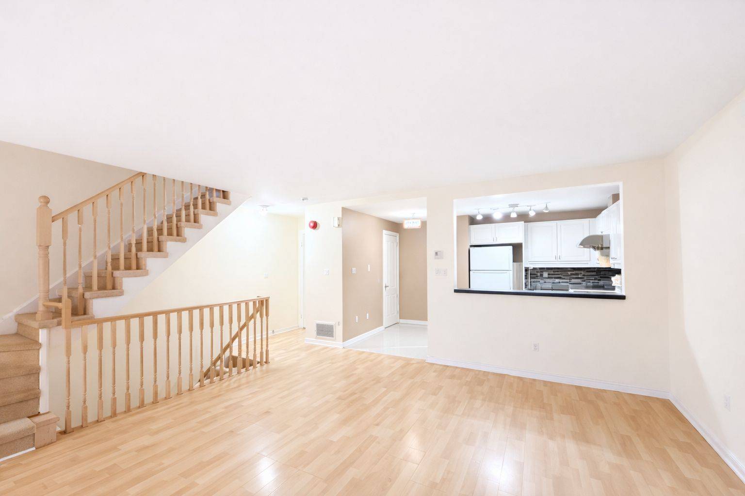 Toronto C07, ON M2N 6W6,108 Finch AVE W #B5