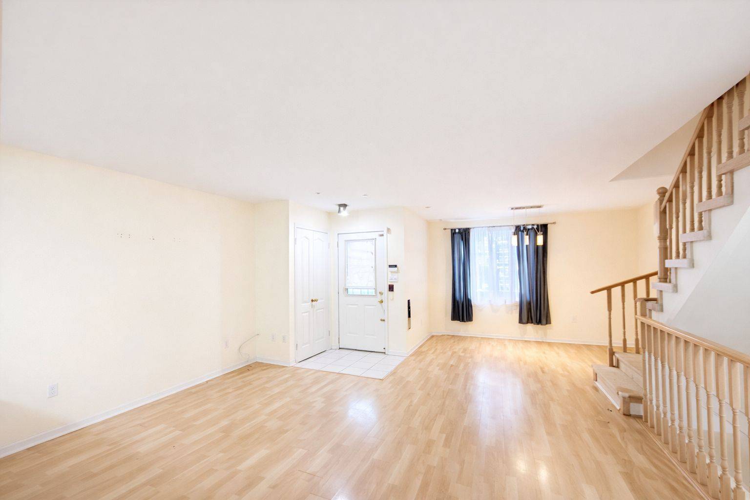 Toronto C07, ON M2N 6W6,108 Finch AVE W #B5