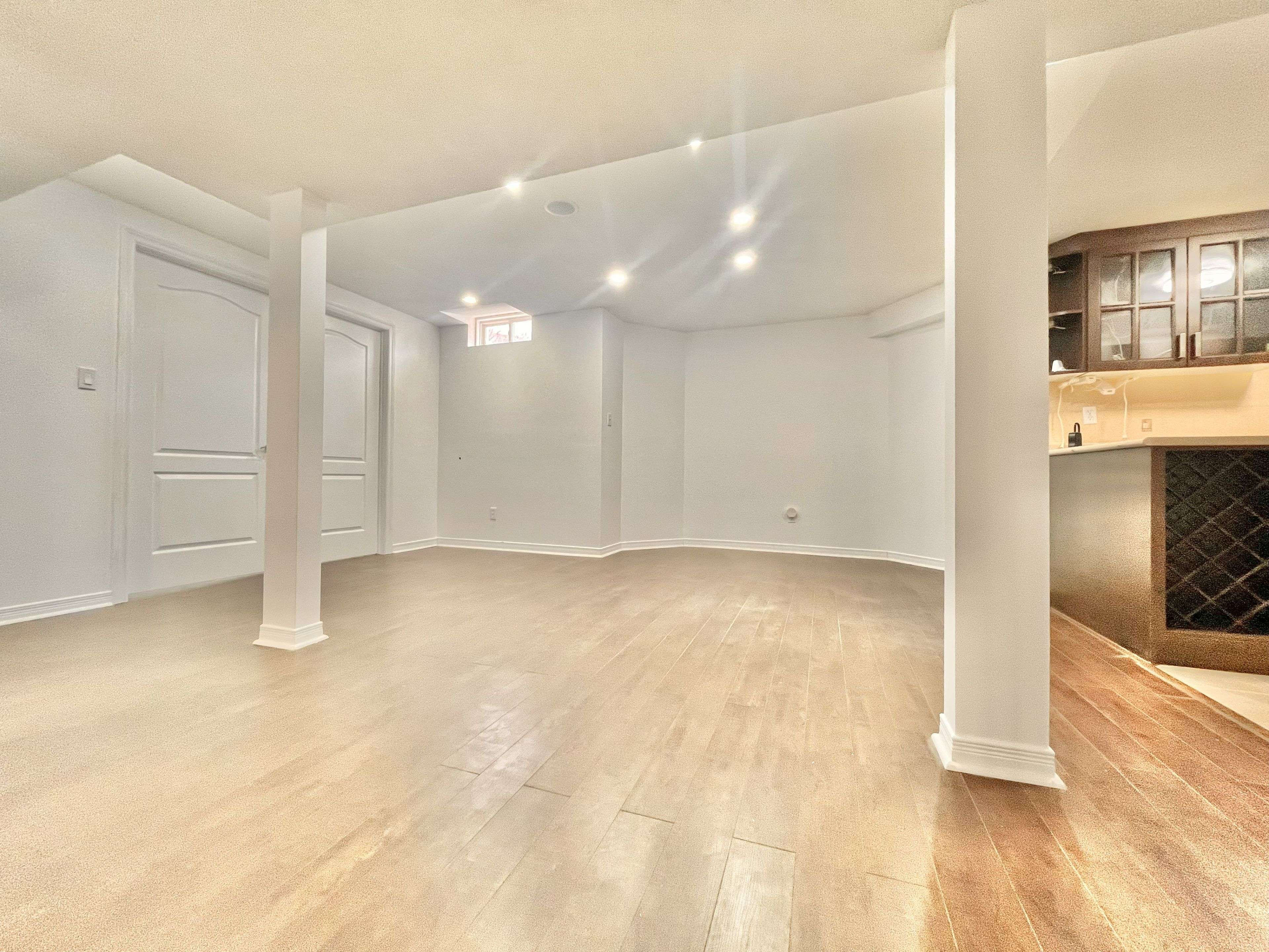 Ajax, ON L1T 0A3,5 Coyle ST