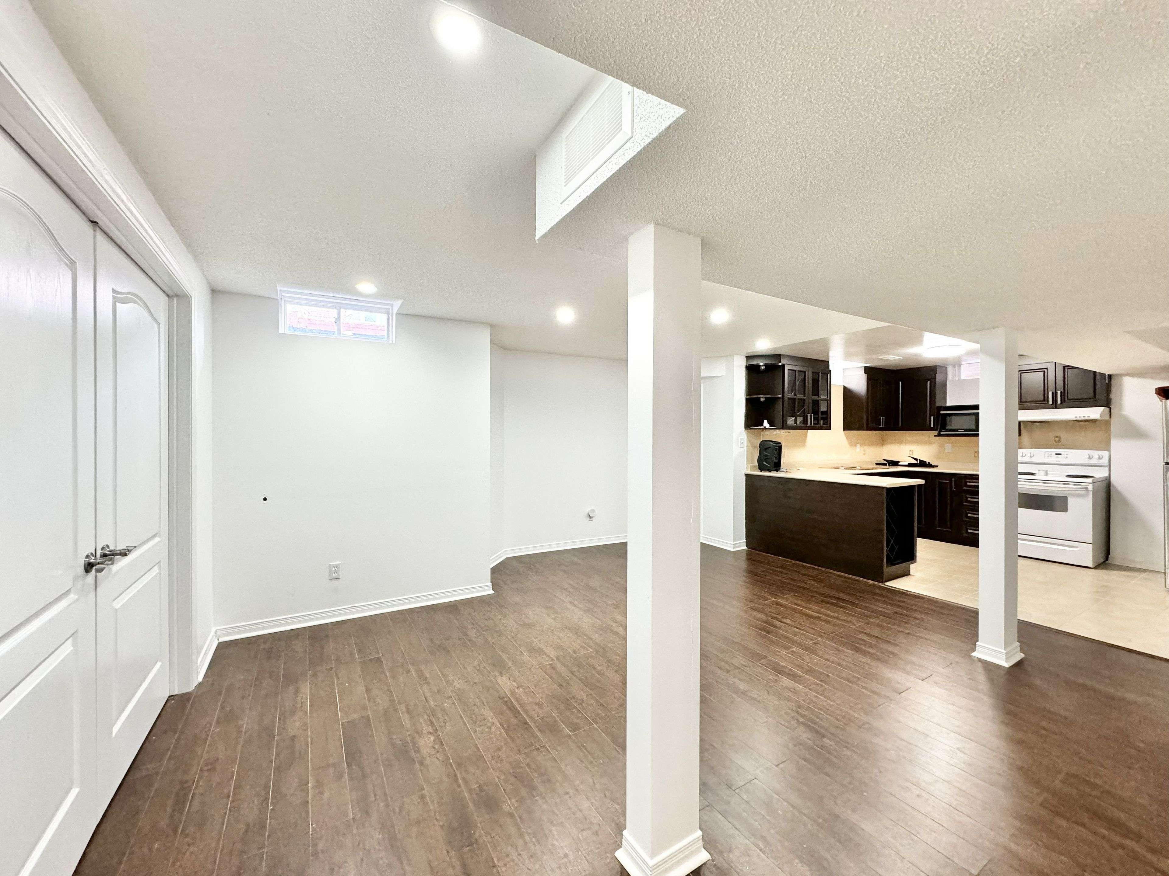 Ajax, ON L1T 0A3,5 Coyle ST