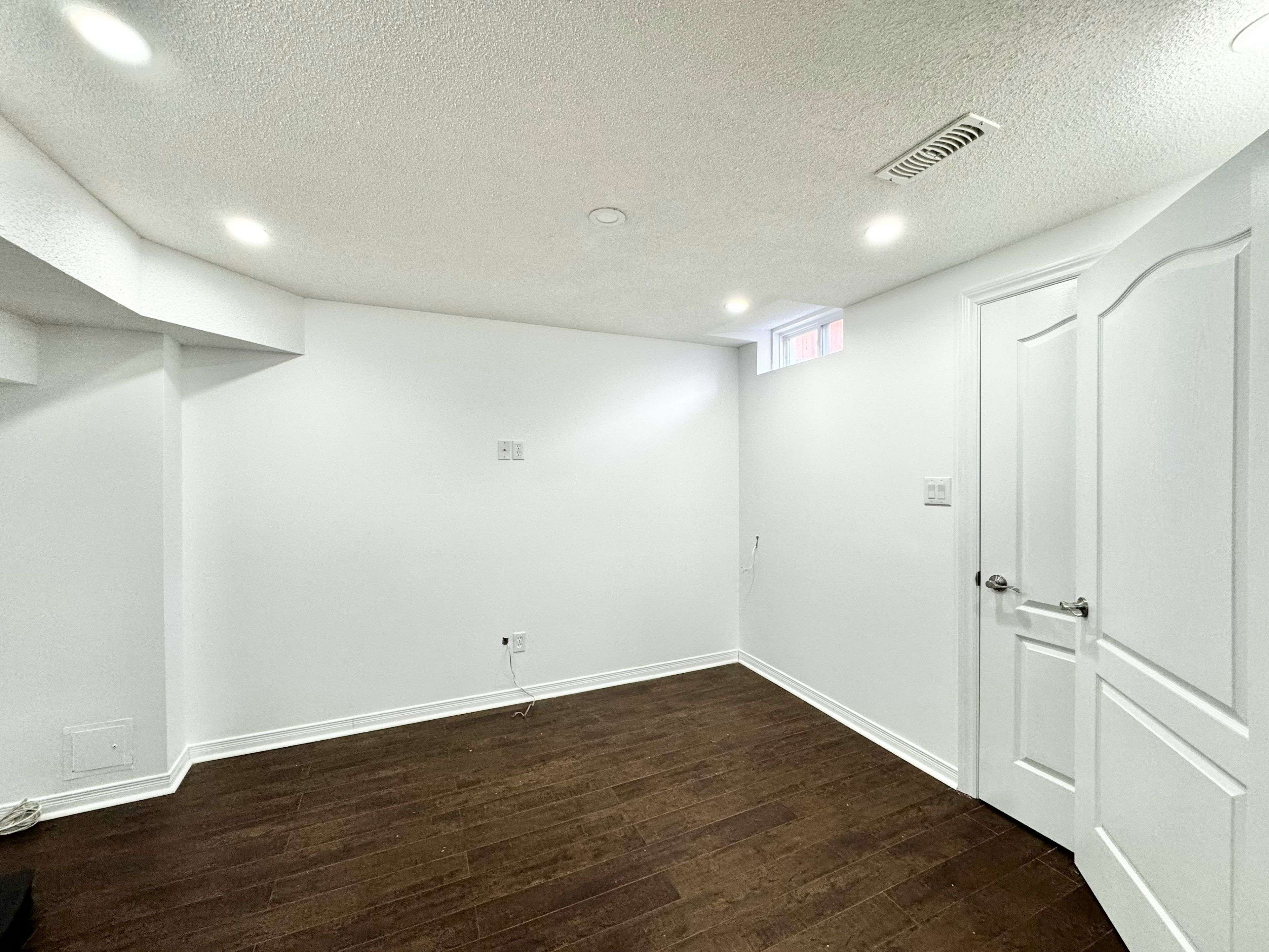 Ajax, ON L1T 0A3,5 Coyle ST