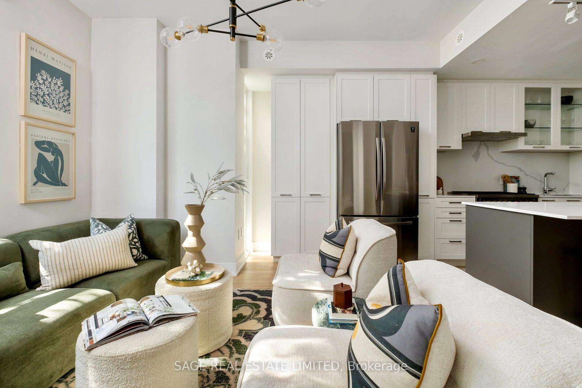 Toronto E01, ON M4L 0B1,1331 Queen ST E #Th01