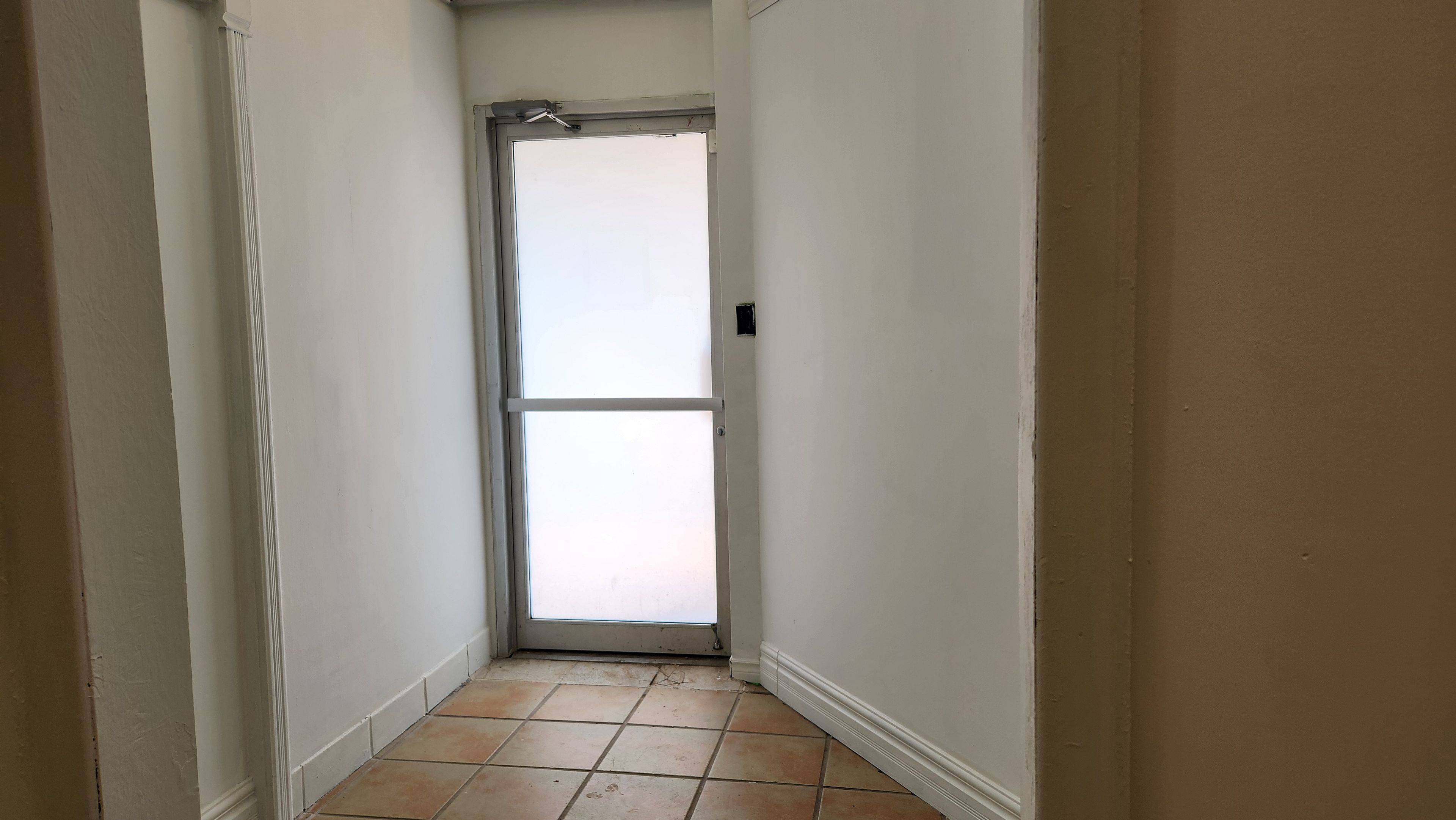 Oshawa, ON L1H 4G9,142 Simcoe ST S