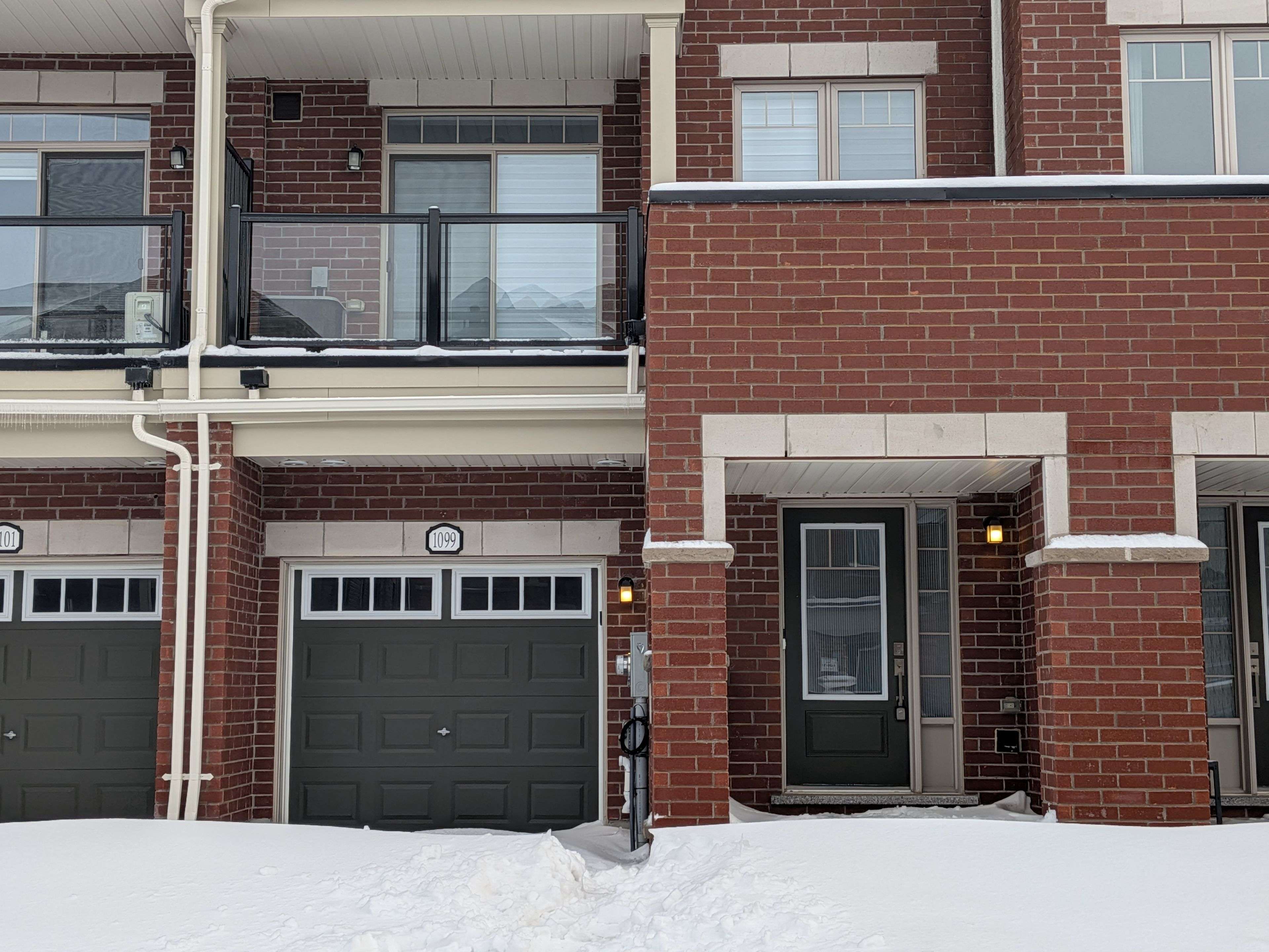 Oshawa, ON L1H 7K5,1099 LOCKIE DR