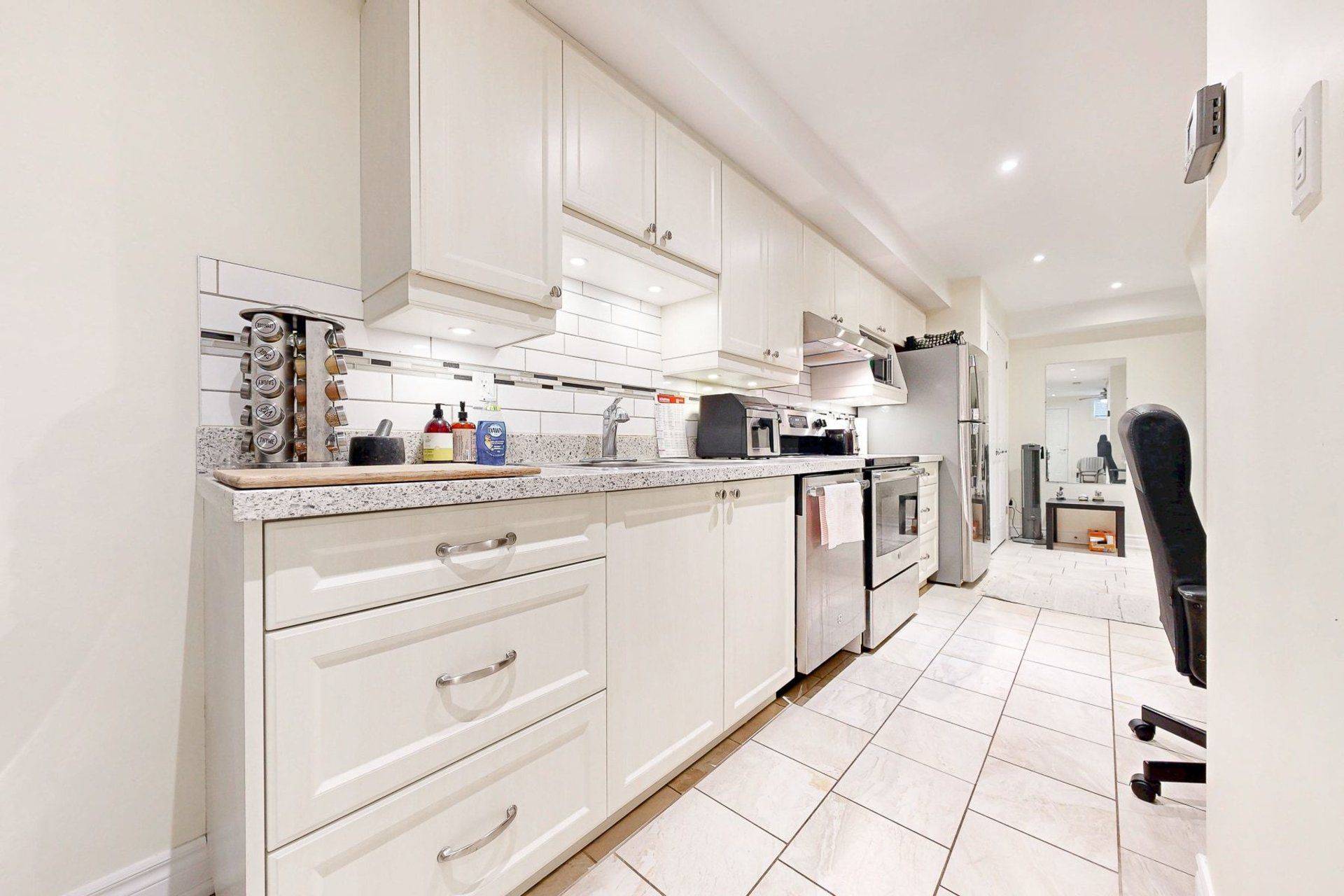 Toronto E03, ON M4K 3H4,48 Ferrier AVE #Lower