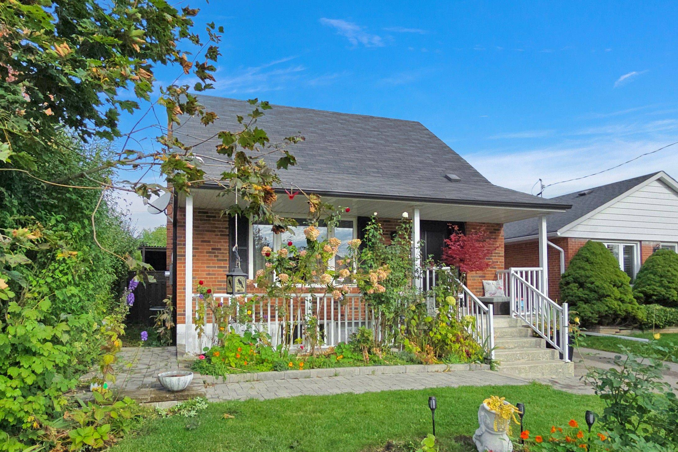 Toronto E04, ON M1R 4H8,68 Christina CRES