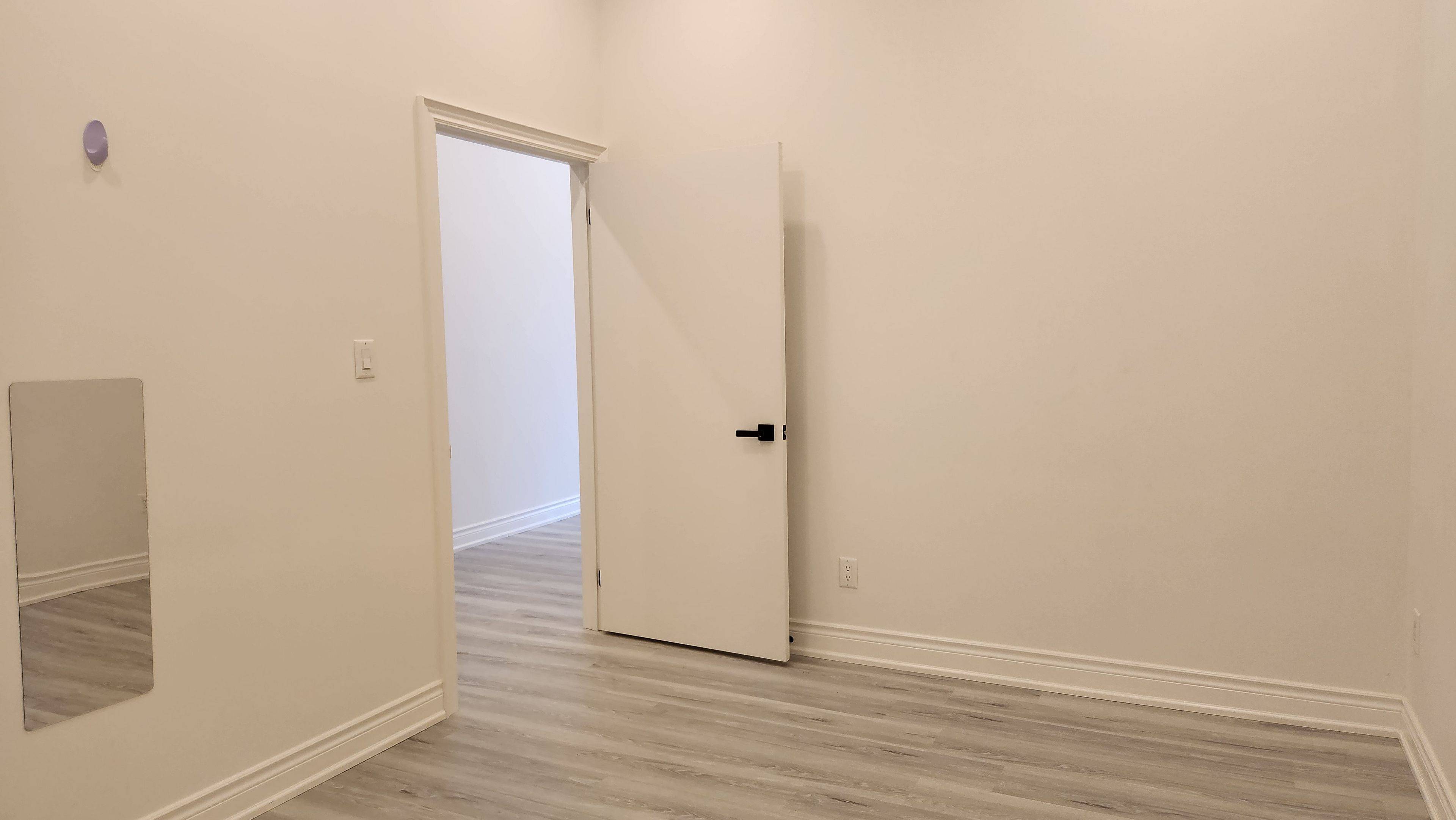 Oshawa, ON L1H 4G9,136 Simcoe ST S