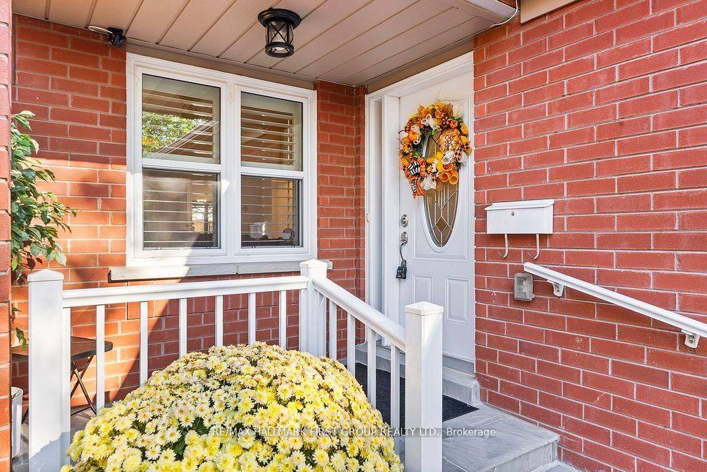 Pickering, ON L1V 6S6,122 Thicket CRES