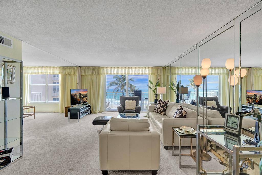 Hillsboro Beach, FL 33062,1051 Hillsboro Mile #307E