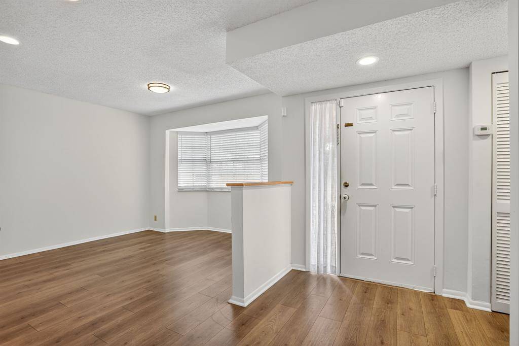 Coral Springs, FL 33071,11461 Lakeview Dr #8