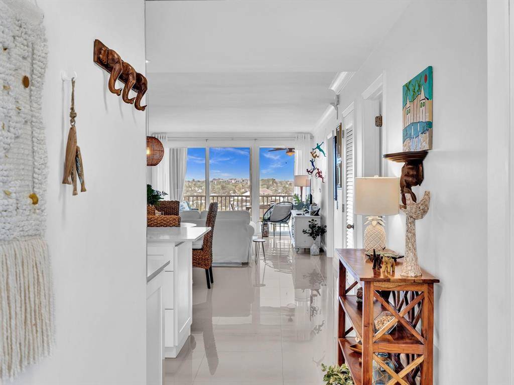 Highland Beach, FL 33487,3100 S Ocean Boulevard #712