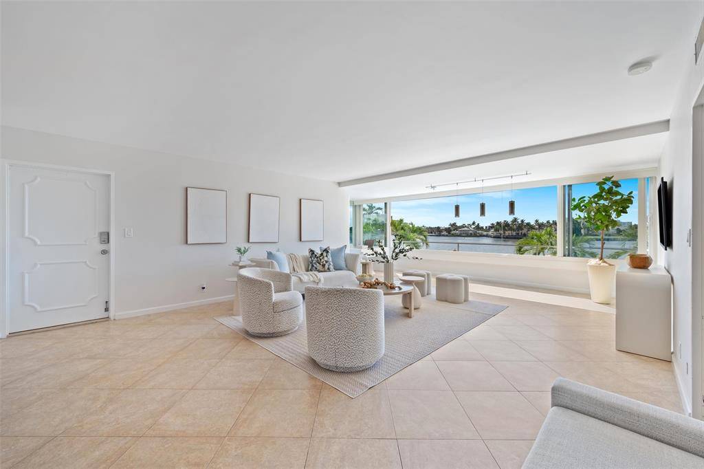 Fort Lauderdale, FL 33304,215 N Birch Rd #2B