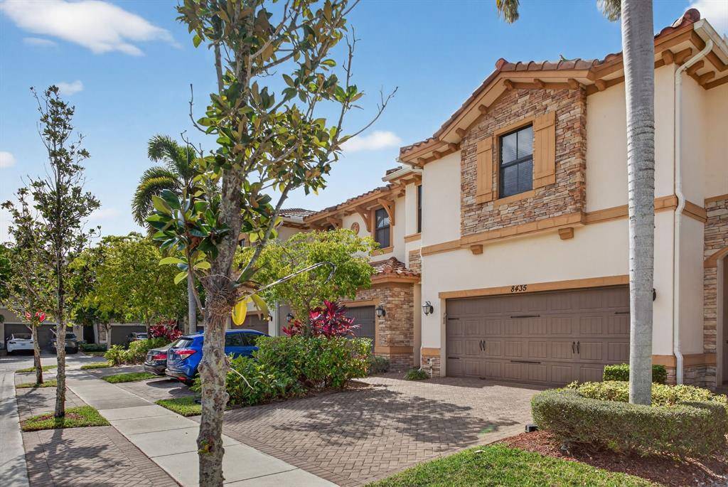 Parkland, FL 33076,8435 Blue Cove Way