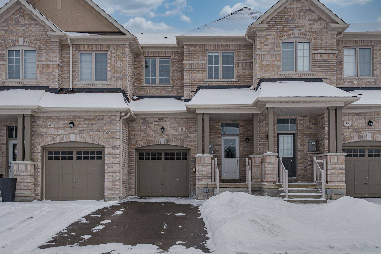 Bradford West Gwillimbury, ON L3Z 4J9,85 Jonkman BLVD