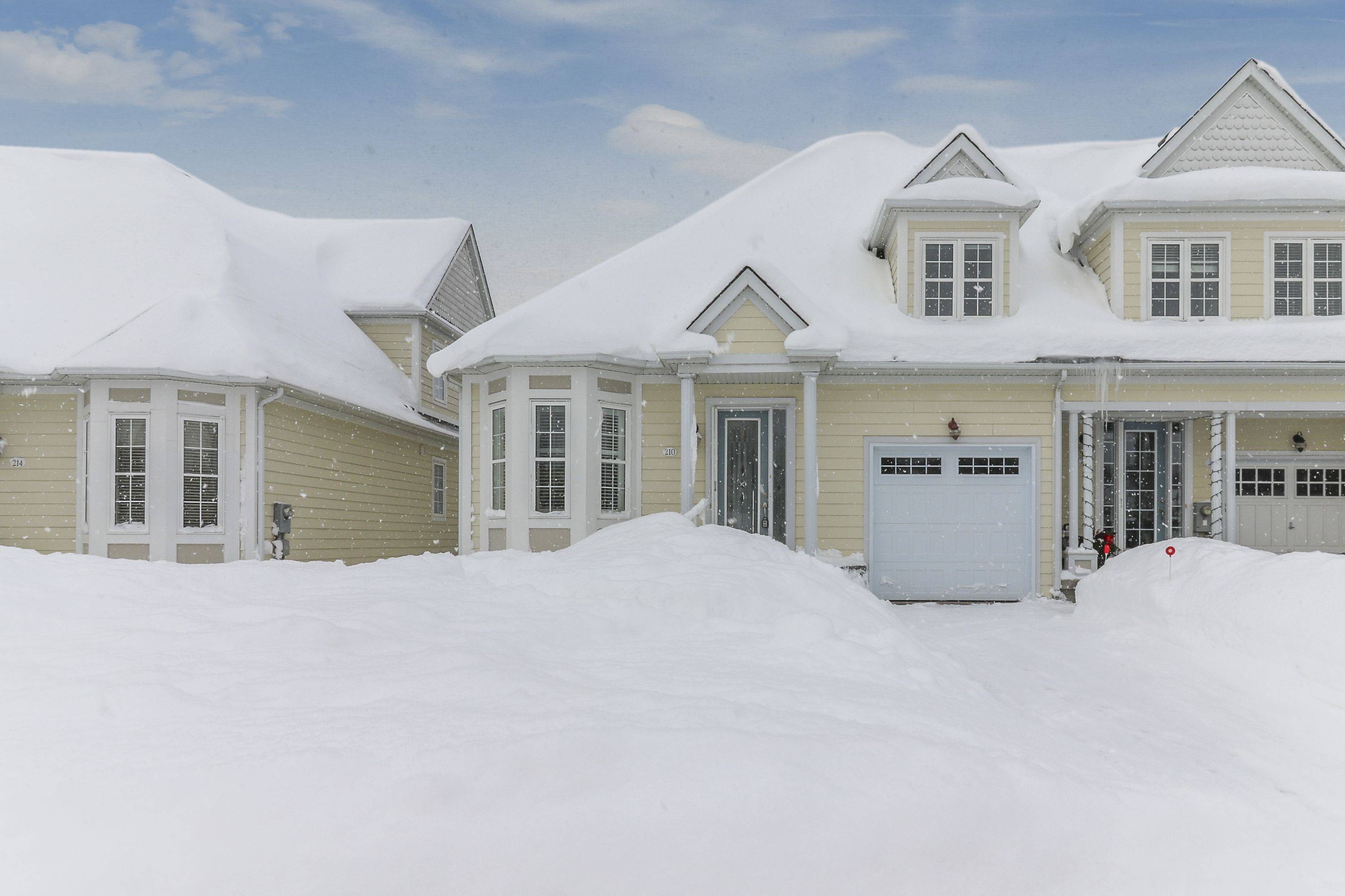 Tay, ON L0K 2A0,210 Wycliffe Cove N/A