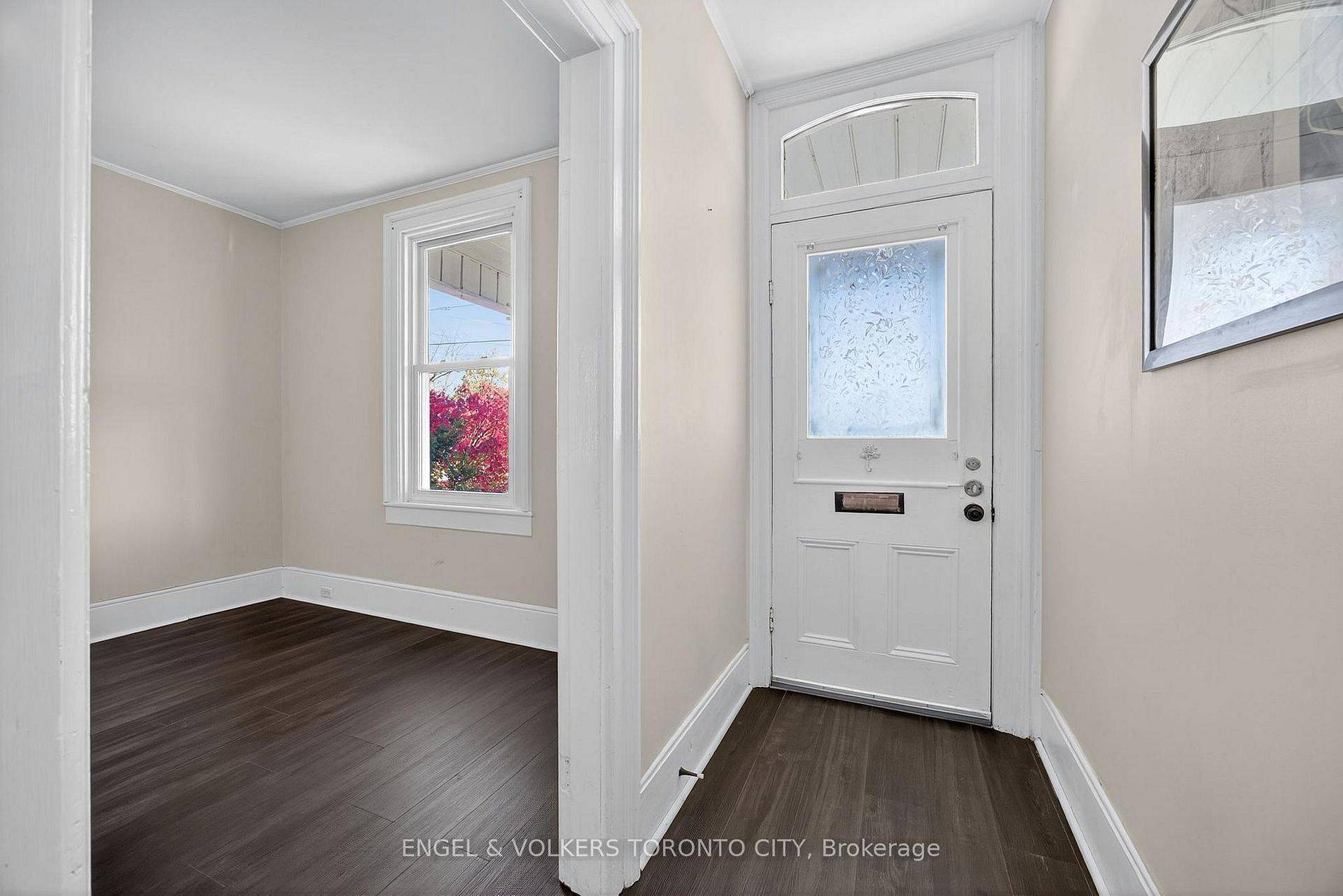 Barrie, ON L4N 1W9,52 Parkside DR